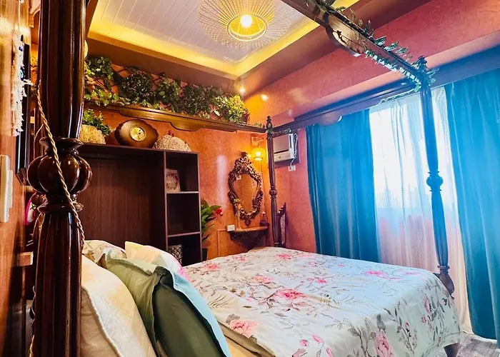 Bilay Magenta 2br Boho Style Free Parking Cook Manila